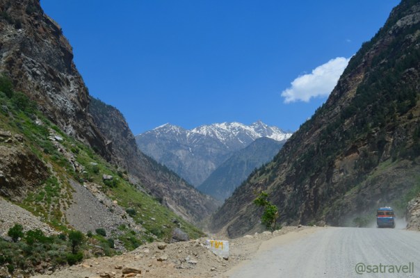 The road broadens after Bhabanagar