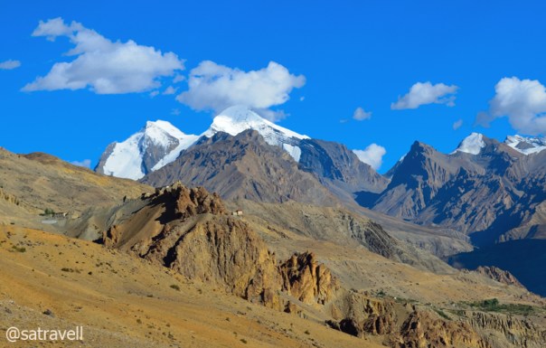 The Manerang massif and Dankhar bluff.