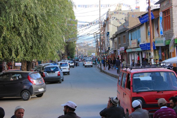Busy streets of Leh market