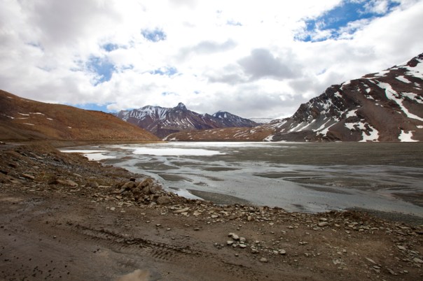 The glacial Yunam Tso