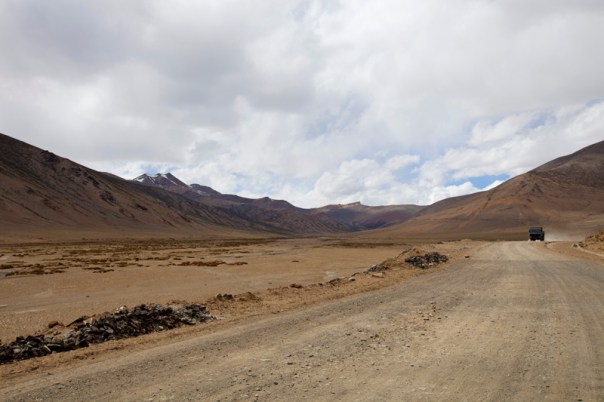 Final Climb, to the Tanlang La, on the Manali-Leh begins. Photo-credit Sarabjit Lehal