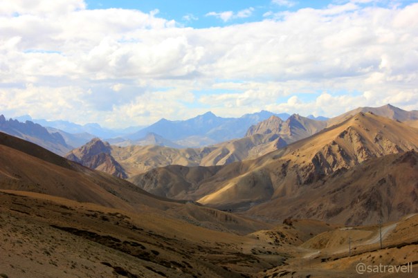 Bearing witness to numerous clashes between Baltis and Ladakhis, the Northwards view from the pass