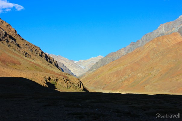 Shadow game on the Zanskar Range; near Tepuk