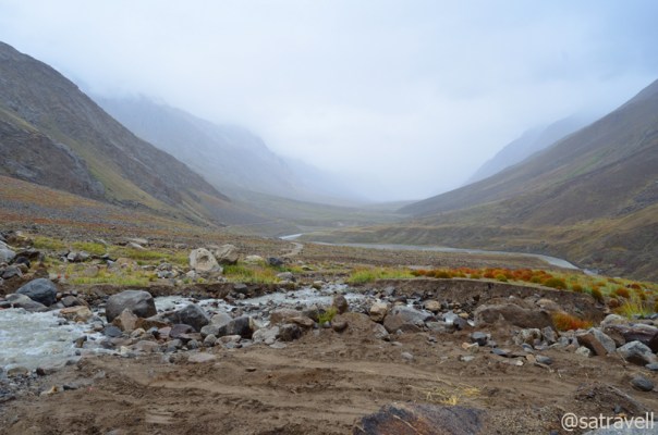A rougher stretch on the Padum-Kargil motor-trail; near Gulmatonga