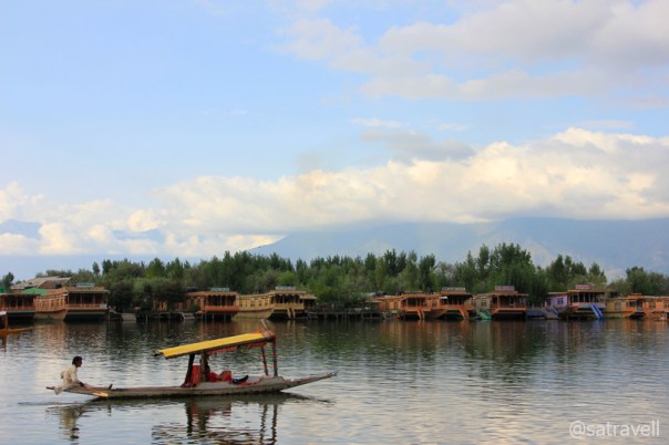 Secured away from land, one is dependent on shikara rides to move between houseboat and the lake-shore.