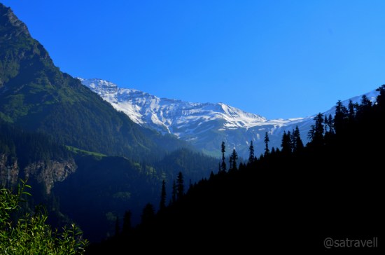 The snow-capped Rohtang Range captured in the morning