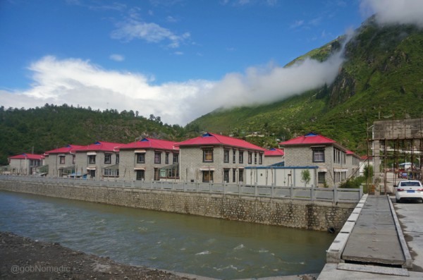 A residential complex by the tamed Amo Chu