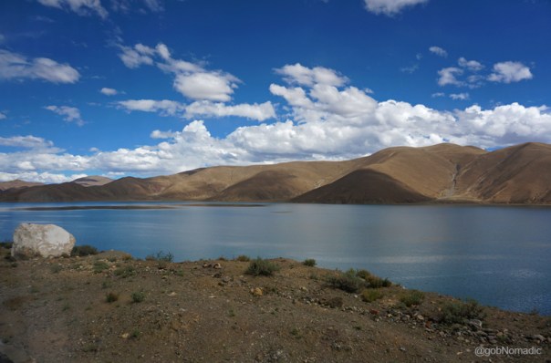 Within an hour of leaving the hotel at Lhatse, we passed by the photogenic azure blue Lang Tso (or Ox Lake), a bone of contention between the natives and the Chinese because of difference in views over sport fishing being popularised by the authorities