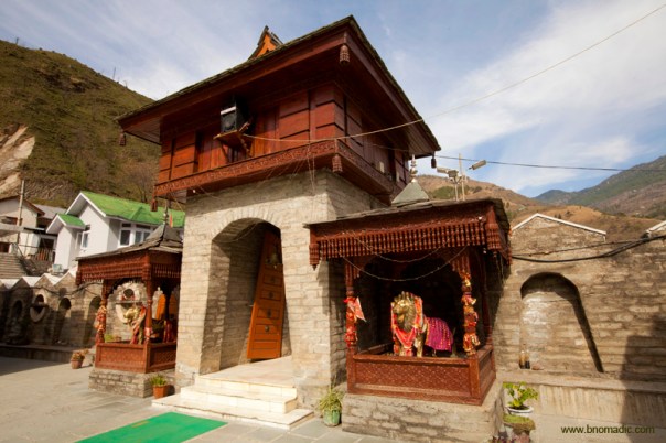 Legend has it that two sisters of Jubbal Valley together renounced the world and devoted themselves to the service of mankind. The elder sister was accepted as a manifestation of the Goddess Hateshwari Devi and a temple built in her honour.