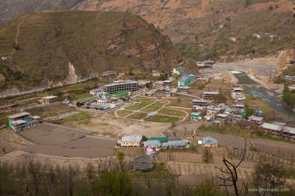 The village of Hatkoti by the Pabbar River